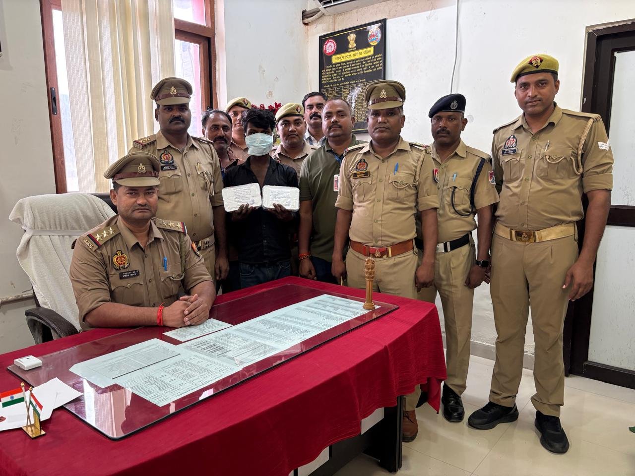 छह चोरी के मोबाइल के साथ शातिर स्नैचर गिरफ्तार, डेढ़ लाख का माल बरामद