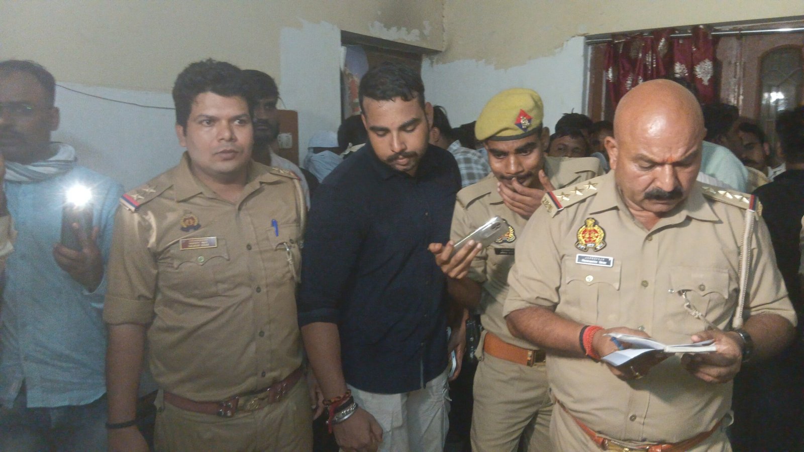 एसओजी – 2 : बंद मकान में जुए का बड़ा अड्डा, 47 गिरफ्तार