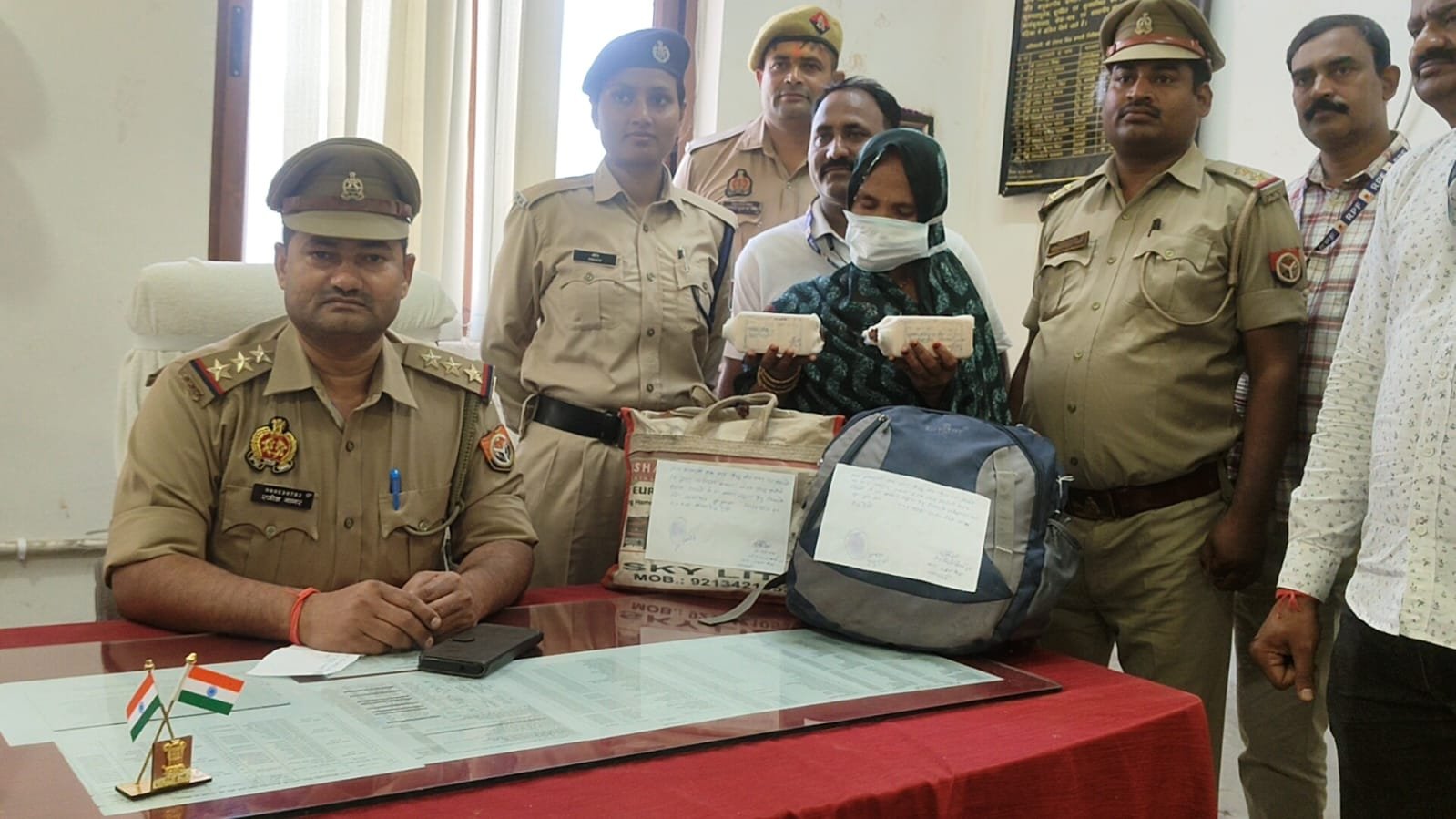 10 हजार रुपये की अवैध शराब संग महिला तस्कर चढ़ी जीआरपी के हत्थे
