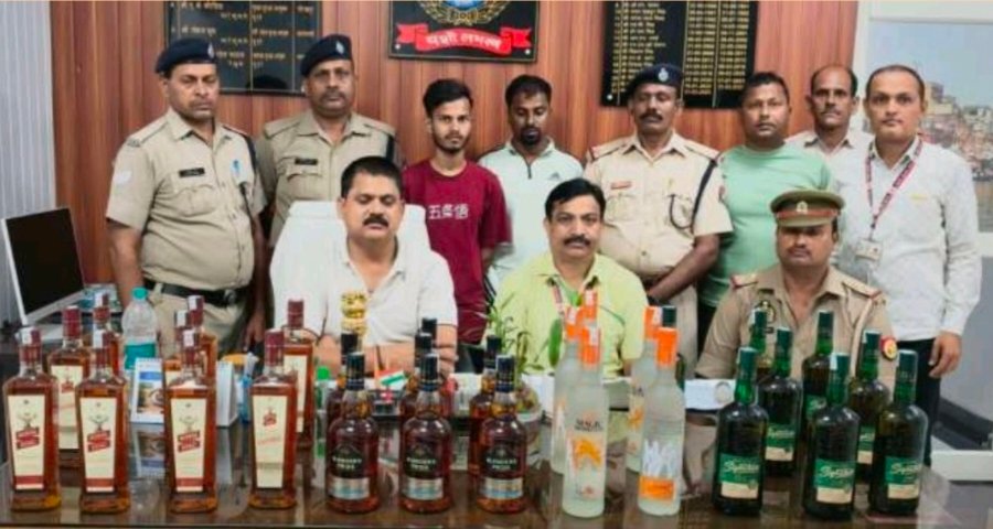 रेलवे स्टेशन पर 33 बोतल अवैध अंग्रेजी शराब के साथ दो गिरफ्तार