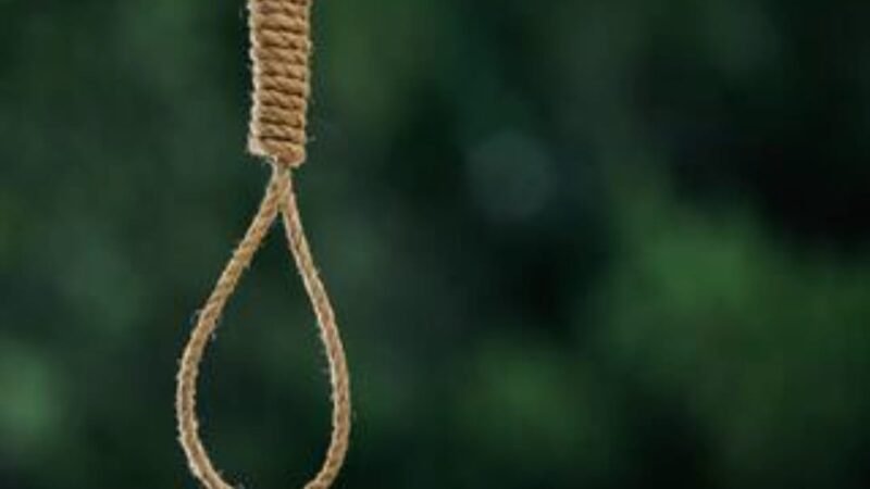 संभल : खेत में मिले नाबालिग प्रेमी युगल के शव, इलाके में मचा हड़कंप
