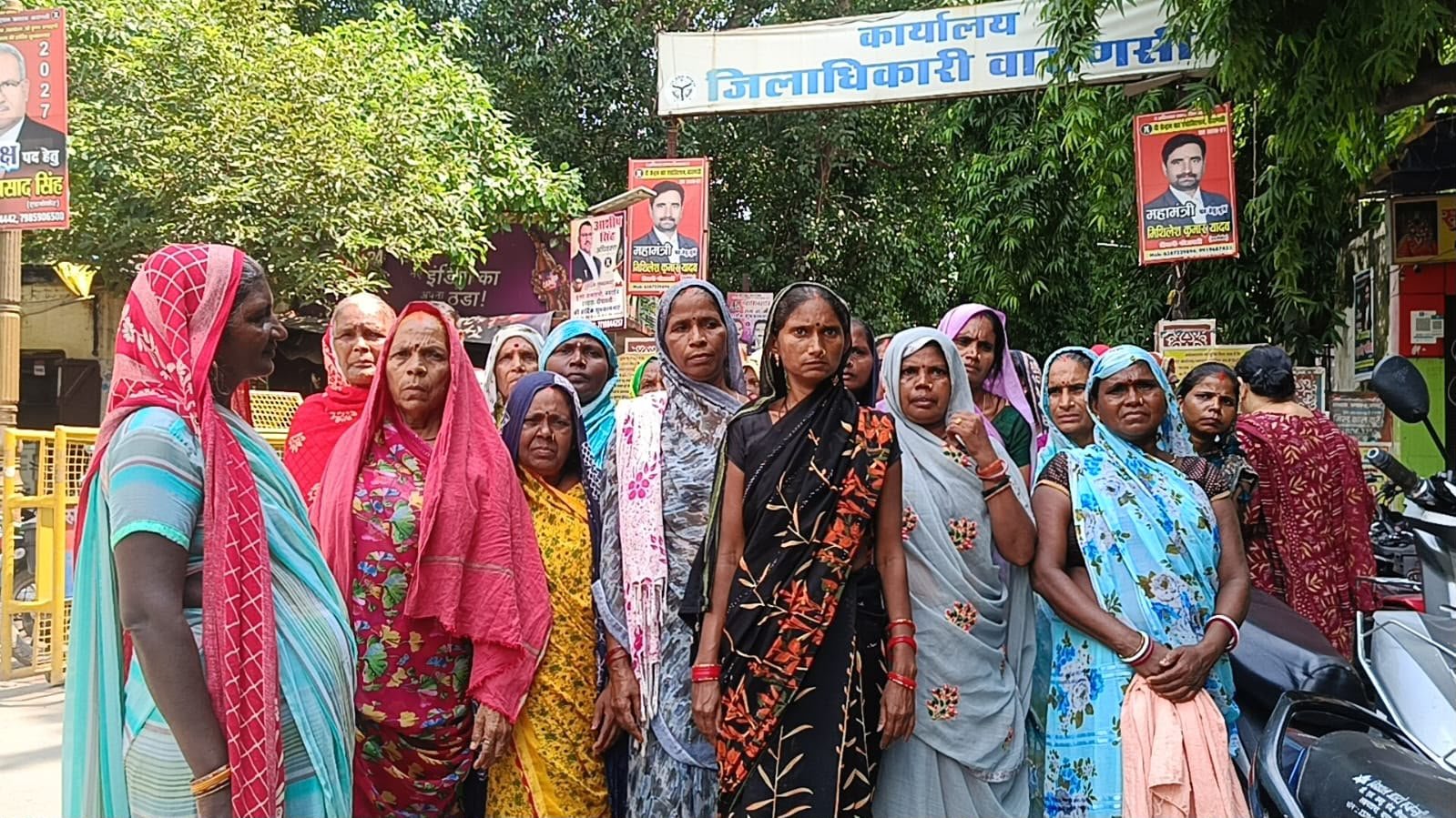 कौरौती में शराब ठेका हटाने की मांग, महिलाओं ने जिलाधिकारी को सौंपा ज्ञापन