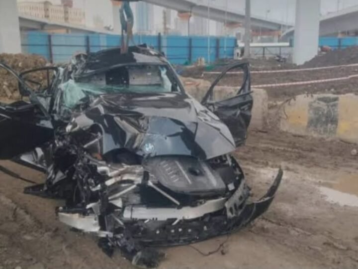 मुंबई तटीय मार्ग पर तेज रफ्तार बीएमडब्ल्यू ने चार लोगों को कुचला, तीन की मौत