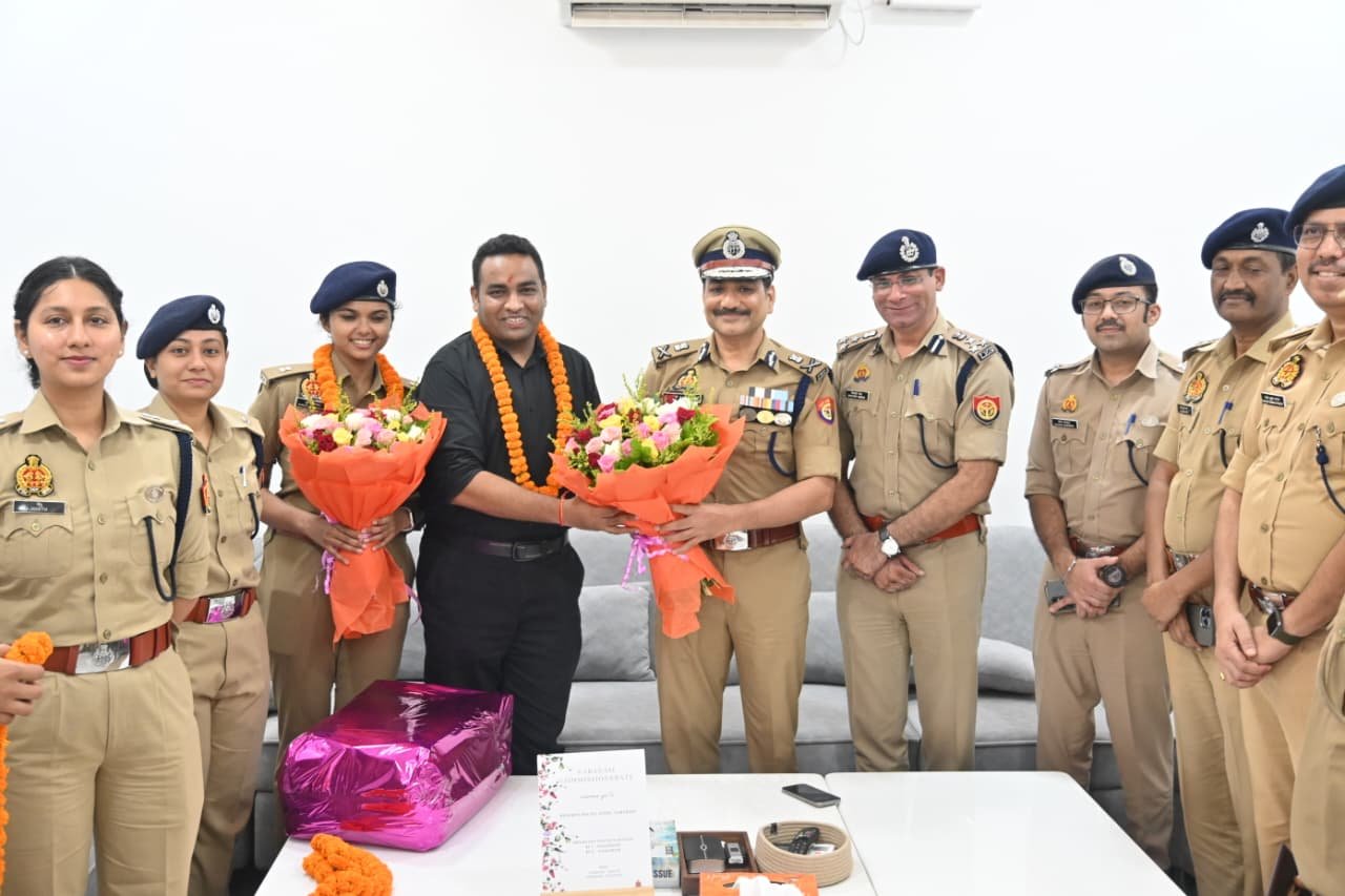 दो आईपीएस अधिकारियों की भावभीनी विदाई