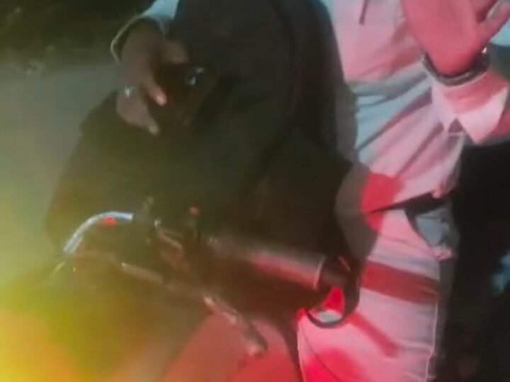 महिला दरोगा पर पत्रकार ने लगाया अभद्रता करने का आरोप