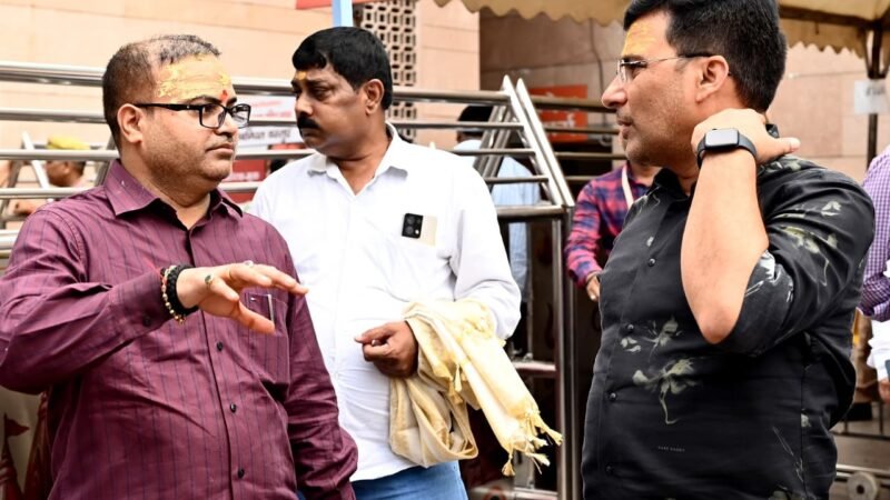 दर्शन से लेकर सुविधाओं तक, नए सीईओ ने परखी विश्वनाथ धाम की व्यवस्था