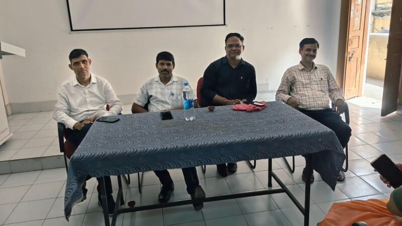 स्ववित्तपोषित शिक्षकों ने आंदोलन में सहभागिता का किया आह्वान