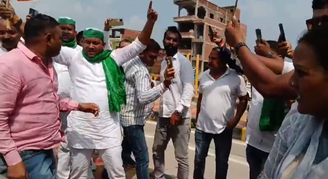 टोल प्लाजा पर किसान नेता ने किया आत्मदाह का प्रयास