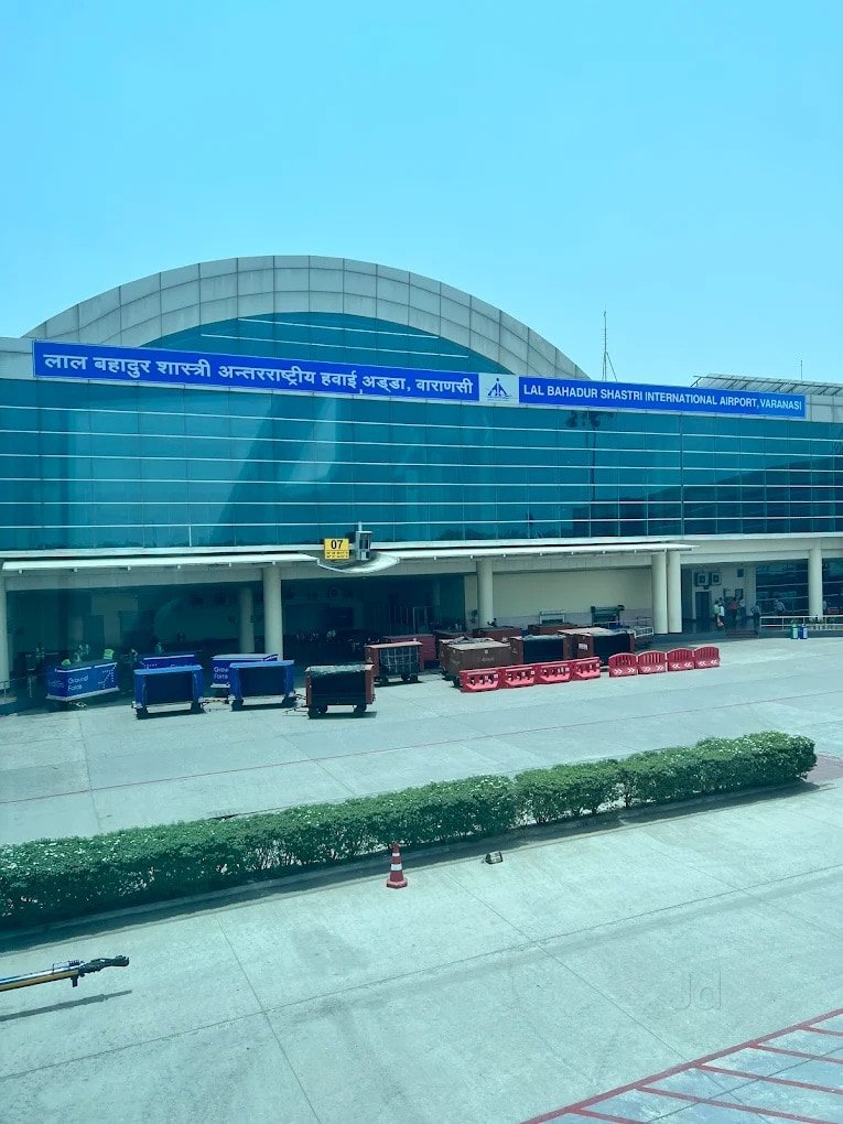 खराब मौसम के चलते मुंबई-रांची विमान वाराणसी डायवर्ट