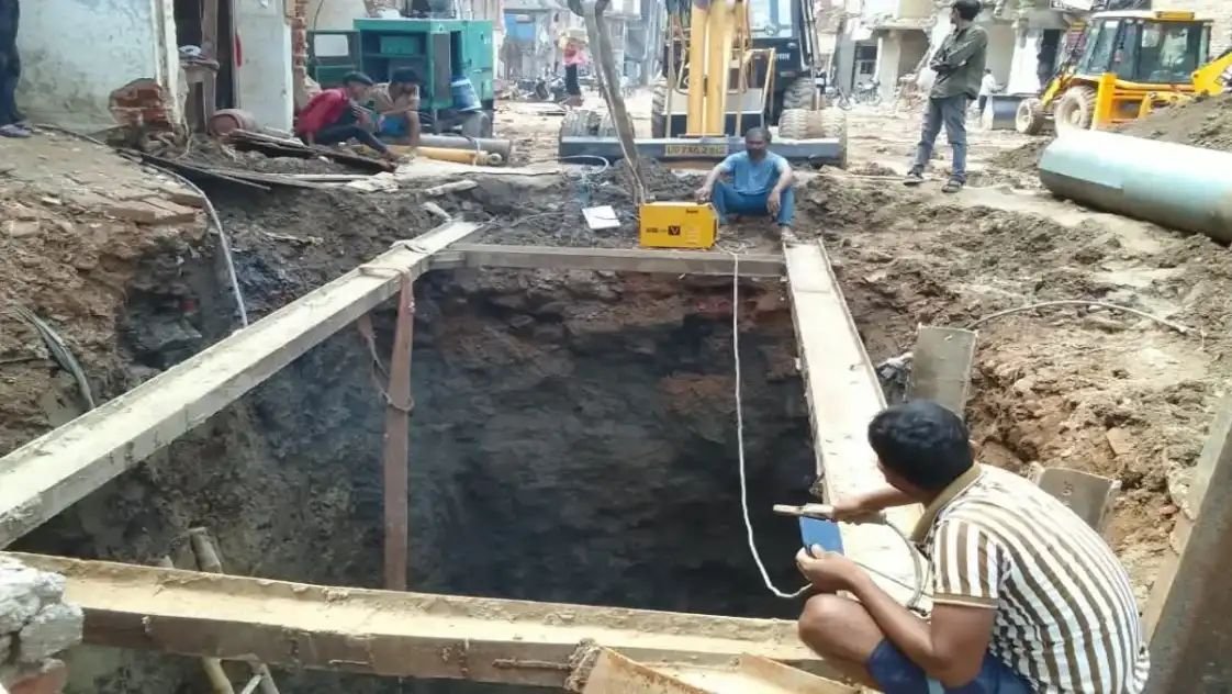 दालमंडी में भूमिगत सीवर लाइन का काम शुरू
