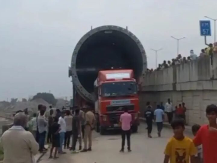 बेल्जियम का भारी-भरकम ब्यालर308 पहियों पर सवार बेल्जियम का ब्यालर,