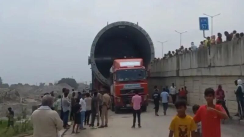 बेल्जियम का भारी-भरकम ब्यालर308 पहियों पर सवार बेल्जियम का ब्यालर,