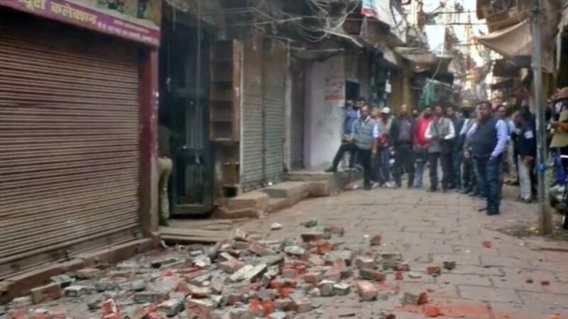 दालमंडी में कोर्ट के स्टे आदेश के बावजूद मकान पर कब्जे के प्रयास का आरोप, दो पर मुकदमा