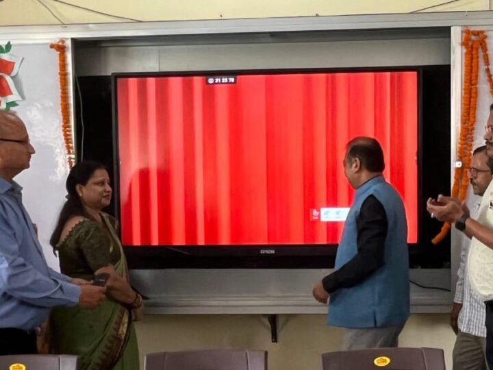 अग्रसेन कन्या इंटर कॉलेज में तीसरे स्मार्ट क्लासरूम का शुभारंभ