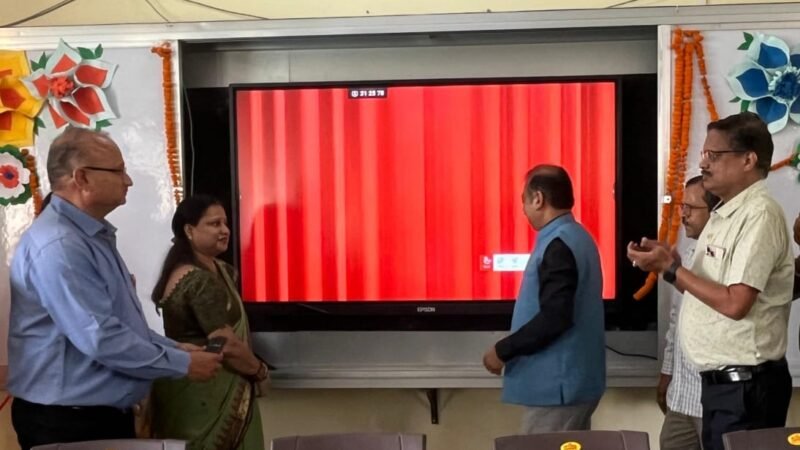 अग्रसेन कन्या इंटर कॉलेज में तीसरे स्मार्ट क्लासरूम का शुभारंभ