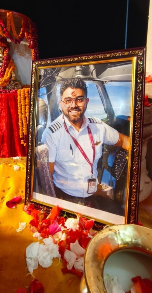 कैप्टन स्मित मच्छार के स्वास्थ्य लाभ के लिए काशी विश्वनाथ धाम में अनुष्ठान