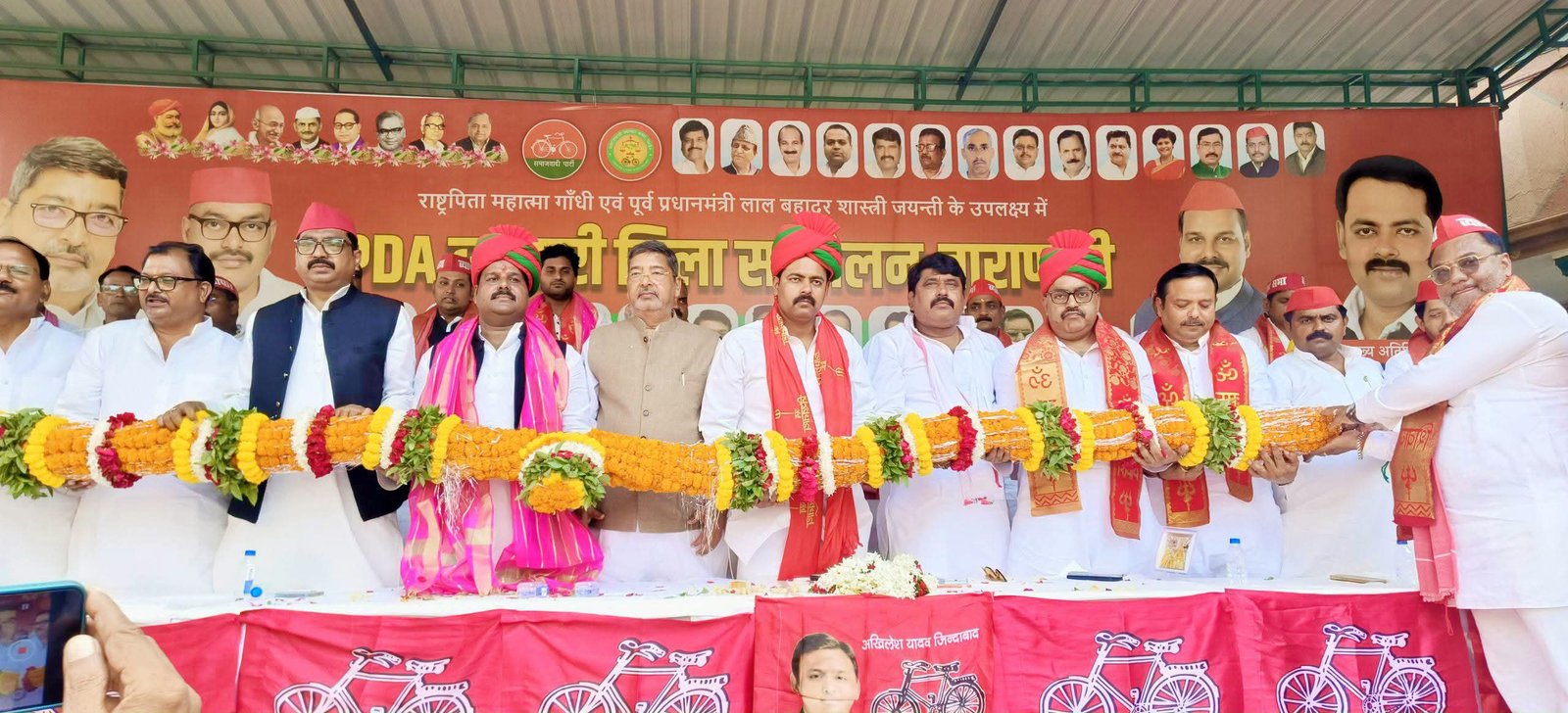 व्यापारी समाज इस बार सपा और अखिलेश यादव के साथ : वीरेंद्र सिंह