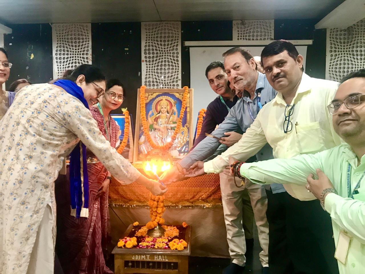 जीवनदीप ने मनाई बापू व शास्त्री की जयंती, स्वच्छता और सेवा की ली गई शपथ
