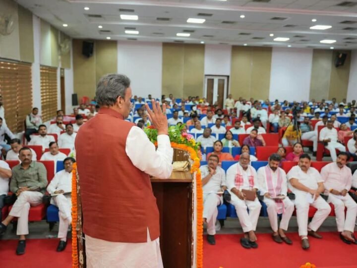 सोशल मीडिया पर विपक्ष के दुष्प्रचार का तथ्यों से दें जवाब : विनोद तावड़े