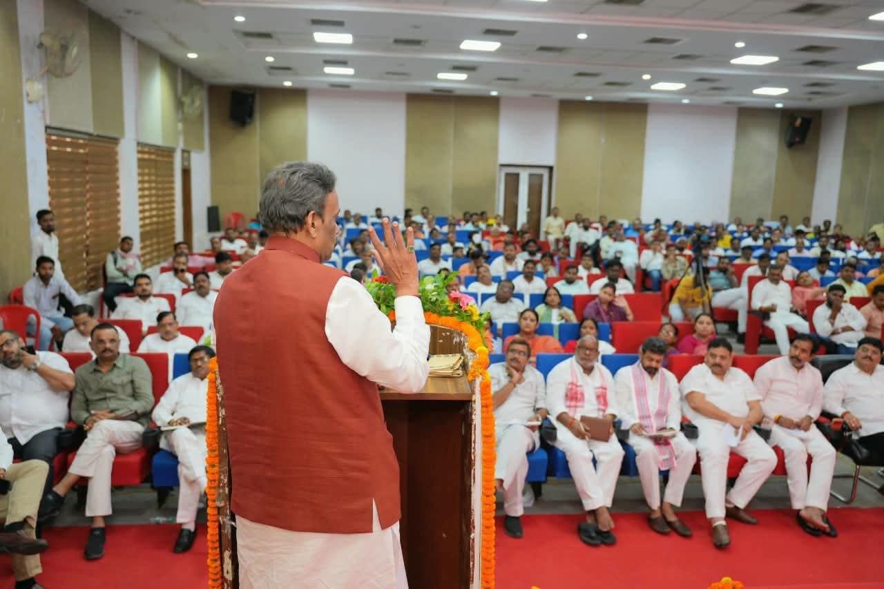 सोशल मीडिया पर विपक्ष के दुष्प्रचार का तथ्यों से दें जवाब : विनोद तावड़े