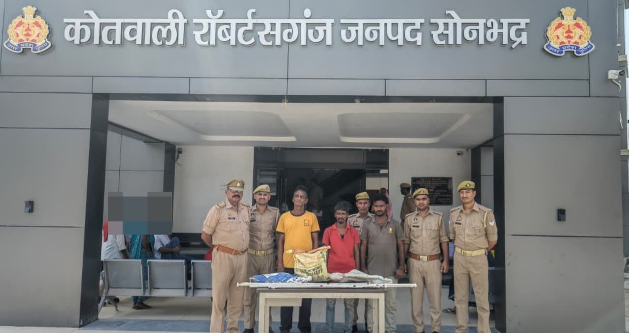 चोरी का माल खरीदने वाले कबाड़ी समेत तीन गिरफ्तार, लोहे का सामान और ऑटो बरामद