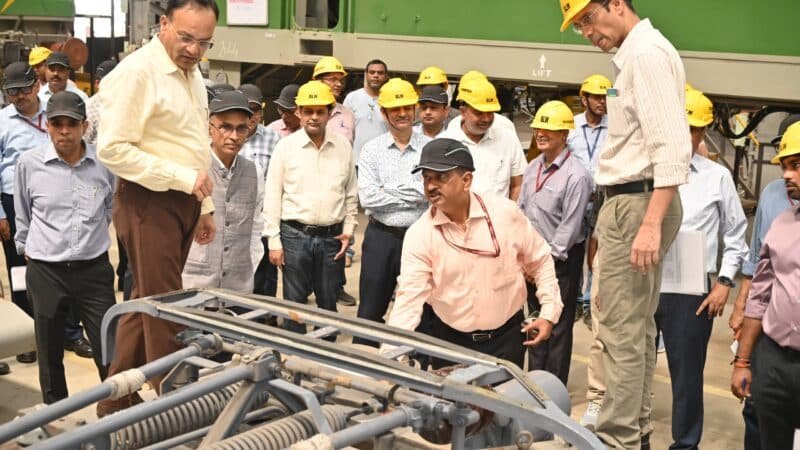 अतिरिक्त सदस्य (ट्रैक्शन) रेलवे बोर्ड सोमेश कुमार ने किया बरेका का दौरा