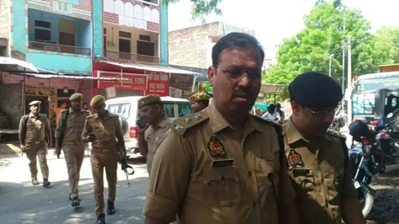 चोलापुर में बैंक का लॉकर काटने पहुंचे चोर, 25 लाख रुपये सुरक्षित