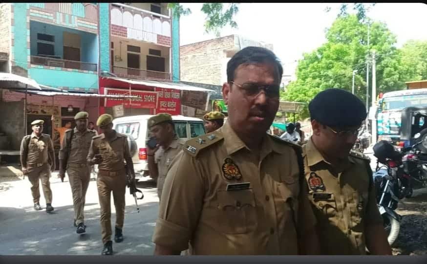 चोलापुर में बैंक का लॉकर काटने पहुंचे चोर, 25 लाख रुपये सुरक्षित