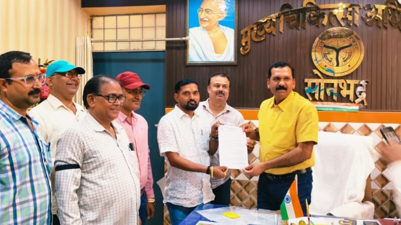 लंबित मांगों को लेकर कर्मचारियों का सांकेतिक विरोध, काला फीता बांधकर जताया आक्रोश