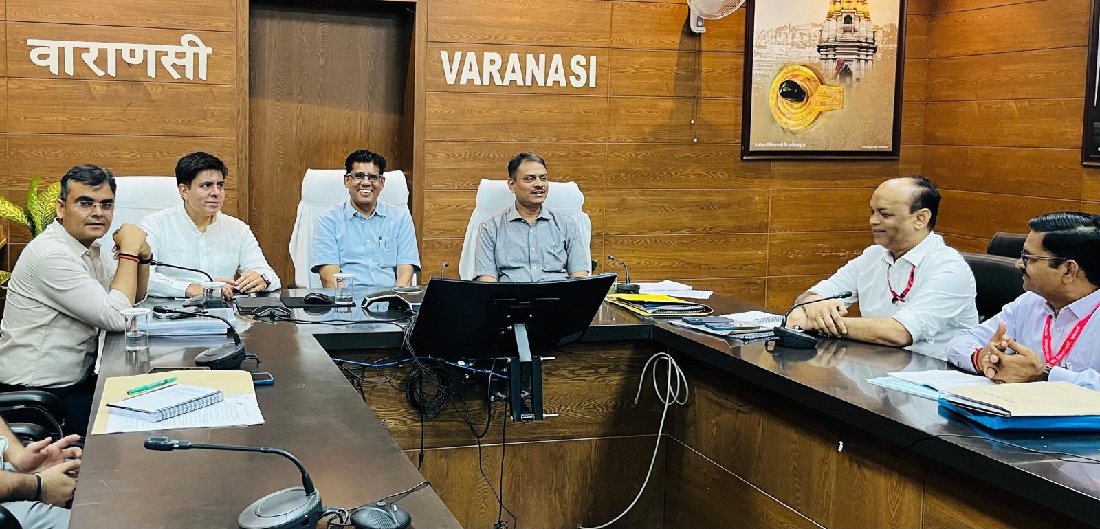 वाराणसी खंड शिक्षक-स्नातक निर्वाचन की तैयारियों की हुई समीक्षा