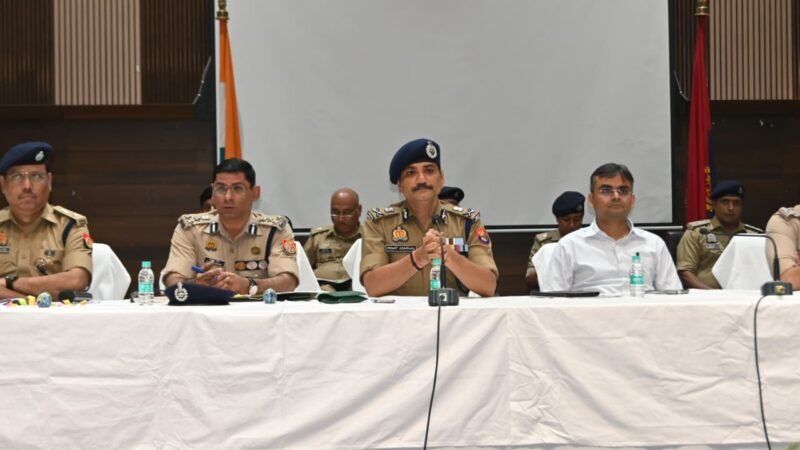 दुर्गा पूजा और दशहरा पर निर्बाध बिजली आपूर्ति सुनिश्चित करें अधिकारी: जिलाधिकारी