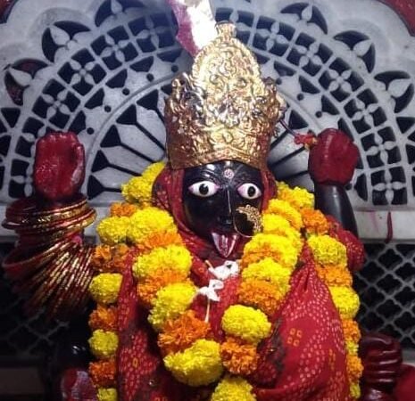चकिया के काली माता मंदिर में उमड़ता है आस्था का सैलाब