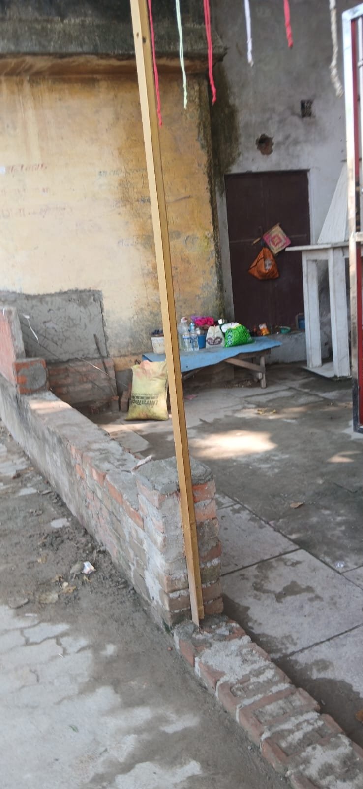 नवरात्र में काली मंदिर के पास गंदगी का अंबार, श्रद्धालुओं की आस्था प्रभावित