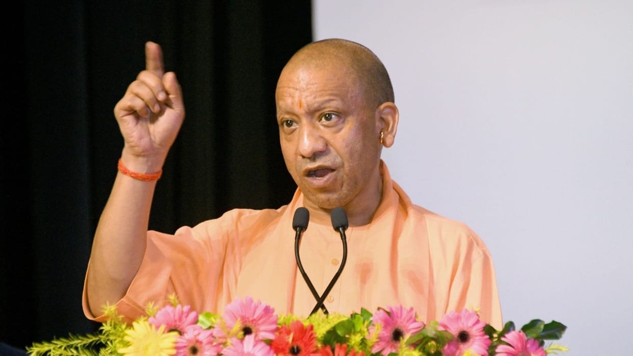 कल वाराणसी आएंगे सीएम