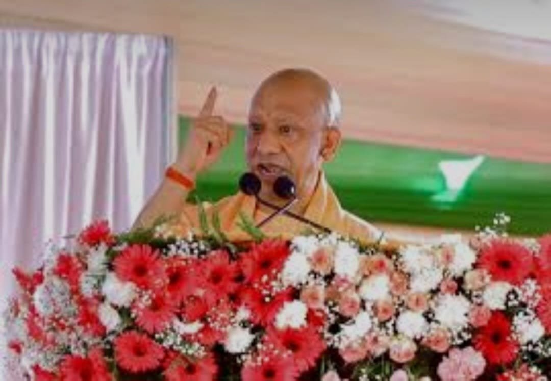 सीएम योगी की सौगात: ग्राम प्रहरियों का मानदेय बढ़कर हुआ 3500 रुपये, परिवार को पांच लाख तक कैशलेस इलाज