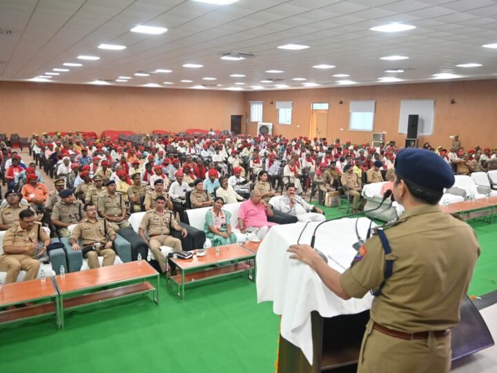 ग्राम प्रहरियों का मानदेय बढ़कर हुआ 3500 रुपये, 14 ग्राम प्रहरी सम्मानित