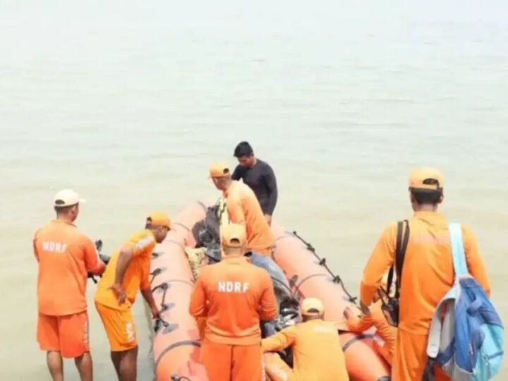 बिहार के वैशाली में गंगा नदी में नाव पलटी, 13 लोगों की मौत