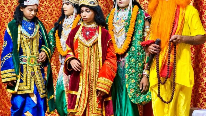 रामलीला में गूंजे मंगलगीत, श्रीराम-सीता विवाह के दिव्य प्रसंग ने मोहा मन