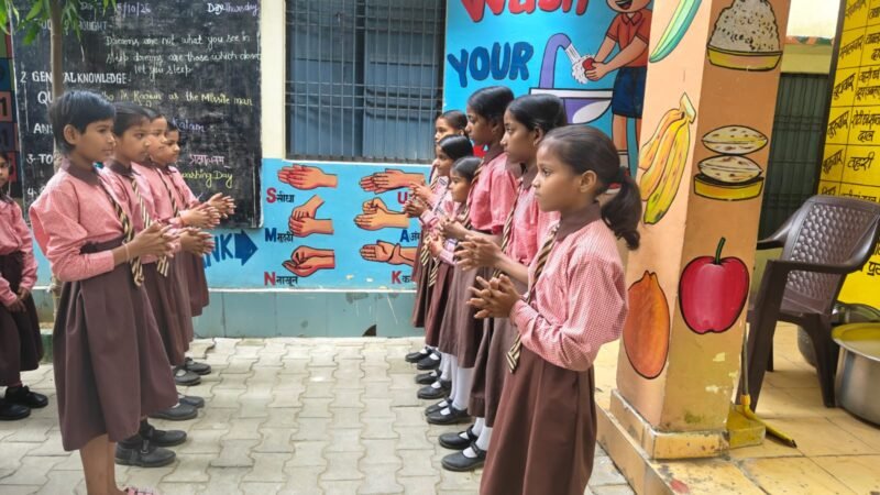 प्राथमिक विद्यालय मंडुवाडीह में विश्व हाथ धुलाई दिवस पर बच्चों को किया गया जागरूक
