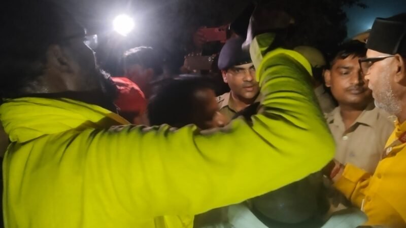 चोलापुर में मजदूर की हत्या कर शव कुएं में फेंकने का आरोप, गांव में तनाव