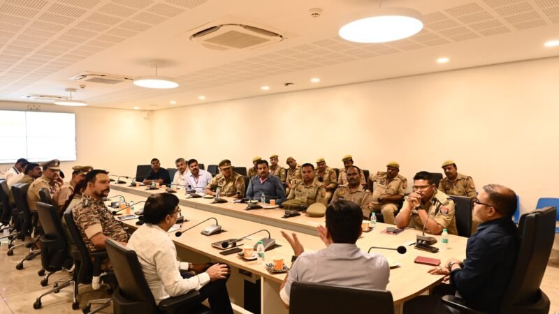 एयर शो के दौरान काशी विश्वनाथ धाम में श्रावण सोमवार जैसी व्यवस्था, भीड़ प्रबंधन पर जोर