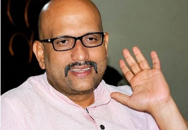 पिंडरा में अजय राय ट्रैक्टर से पहुंचे नकटी भवानी धाम