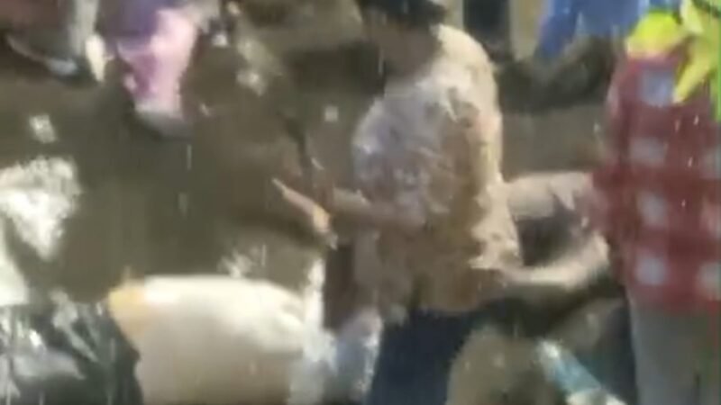 कोलकाता : दुर्गा पूजा पंडाल में भगदड़ से कई श्रद्धालुओं की मौत का दावा