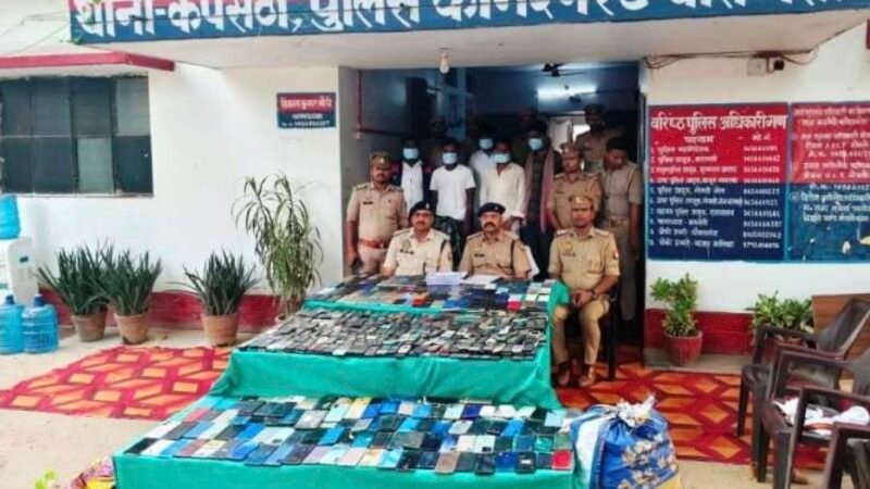 कपसेठी : डीसीएम से 2670 मोबाइल और 113 सिमकार्ड बरामद
