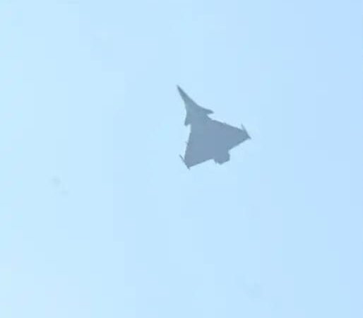 वाराणसी के आसमान में गरजा राफेल