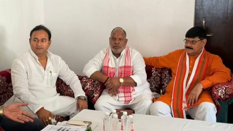 विधान परिषद चुनाव की तैयारी में जुटी भाजपा, रोहनिया में हुई बैठक