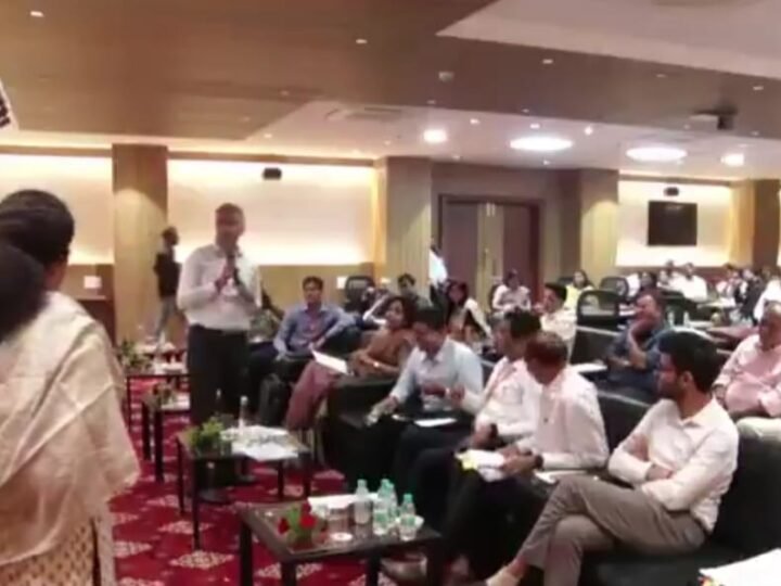 पांच रुपये का फिनाइल 33 हजार में, खरीद पर सवाल
