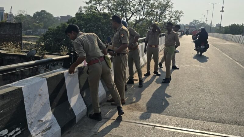रोडवेज ओवरब्रिज की दीवार से टकराकर नीचे गिरा बाइक सवार