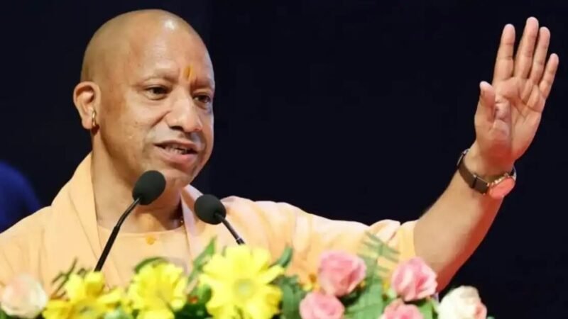 एयर शो की तैयारियों पर सीएम योगी सख्त, घाटों तक आम लोगों की पहुंच आसान रखने के निर्देश