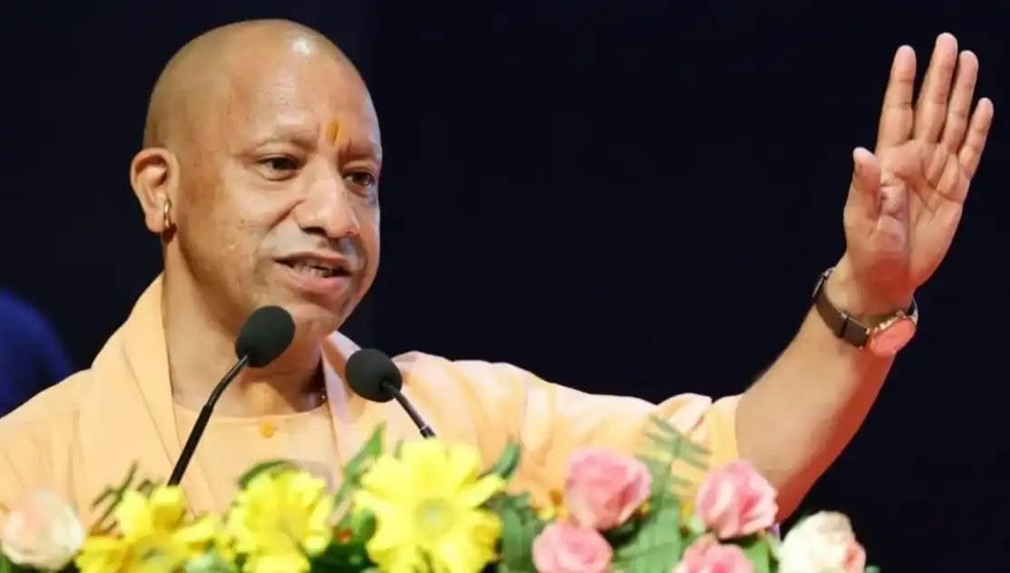एयर शो की तैयारियों पर सीएम योगी सख्त, घाटों तक आम लोगों की पहुंच आसान रखने के निर्देश